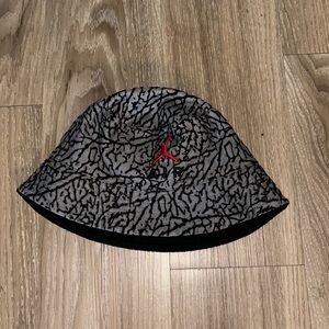 Jordan bucket hat (fits like a youth XL)